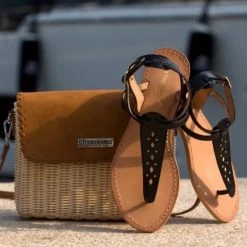 Les Tropeziennes Les Tropéziennes Sandales Harnox Noir Ou Doré