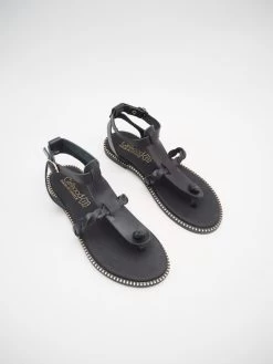 KOUFONISSIA SANDALES PLATES EN CUIR NOIR -Chaussures Chic Et Tendance koufonissia 4