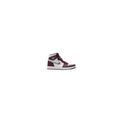 Nike Air Jordan 1 Retro 'Bordeaux' -Chaussures Chic Et Tendance nike air jordan 1 retro bordeaux 1 2